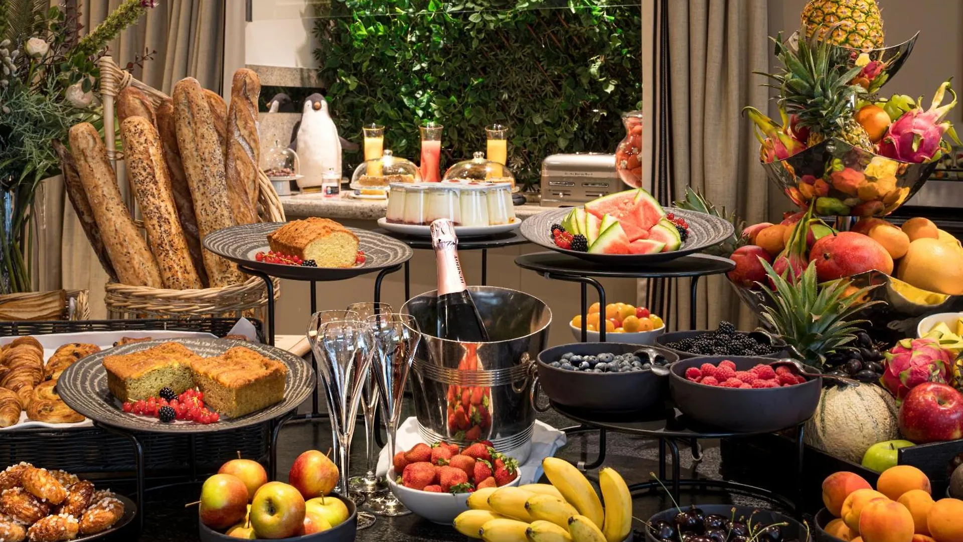 Castille - Starhotels Collezione Hotel